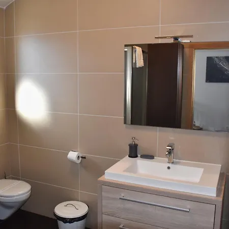 Lente Vilă Polje (Krk)