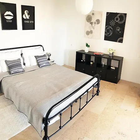 Lente Villa *