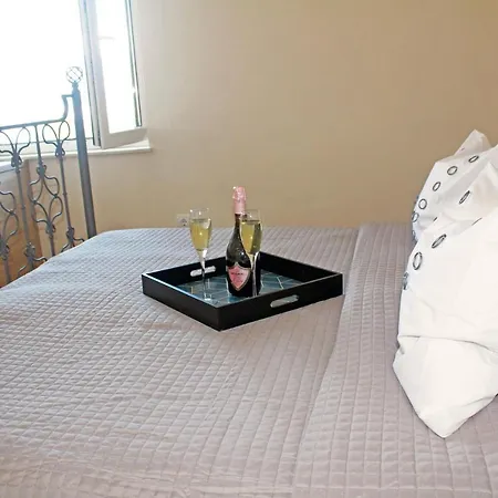Lente Villa *