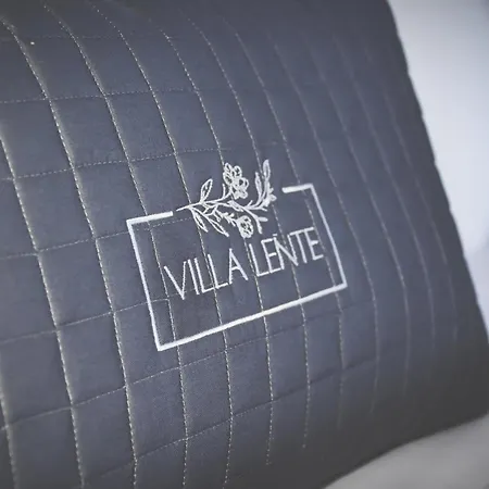Lente Villa *