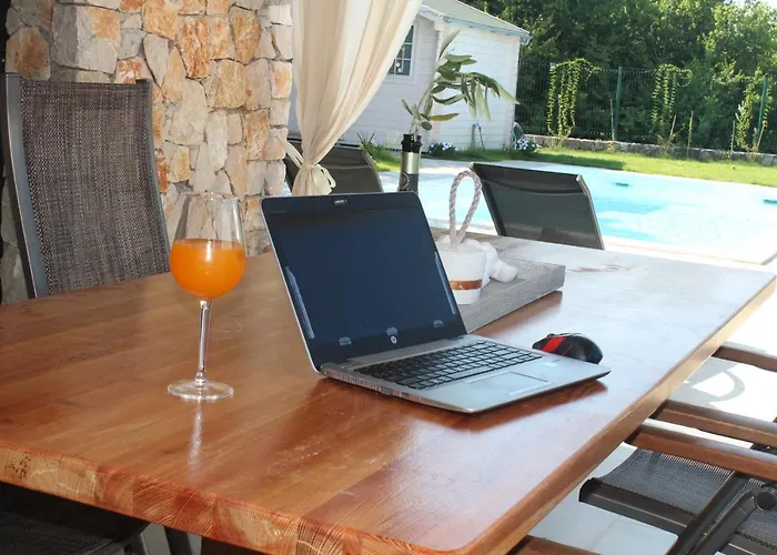 Lente Villa *